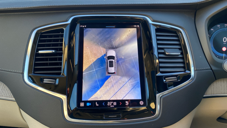 Volvo XC90 2.0 B5P Plus Edition Dark 5dr AWD Geartronic Petrol Estate